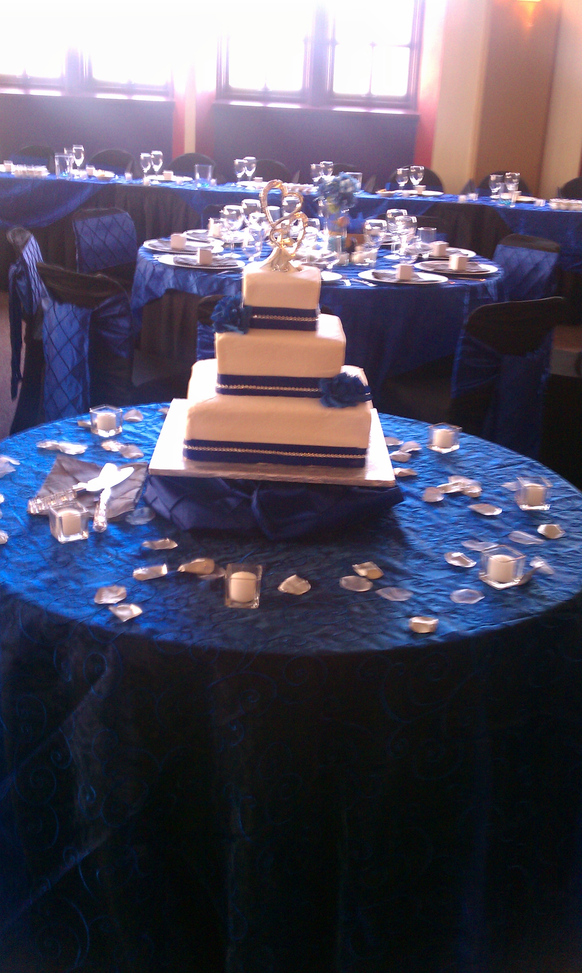 weddingcaketable.jpg